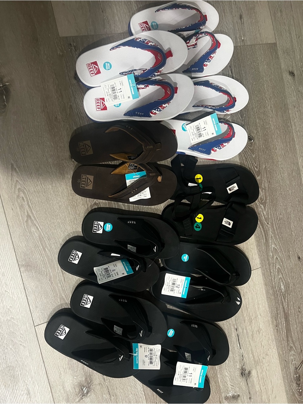 Reef Men's Black Air-Infused Fanning Flip Flops - Picture 7 of 7